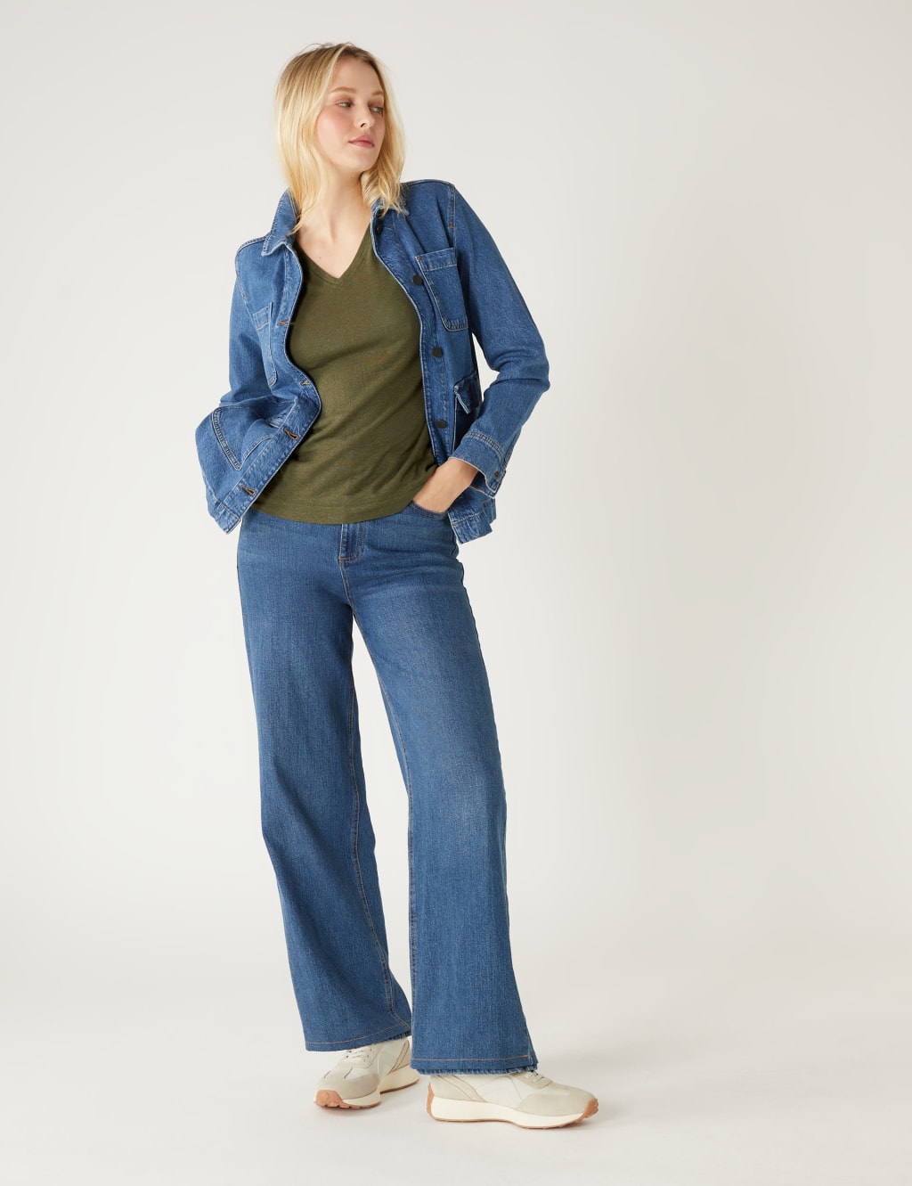 Linen Rich V-Neck T-Shirt image 2