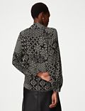 Popover-blouse met strikkraag en print