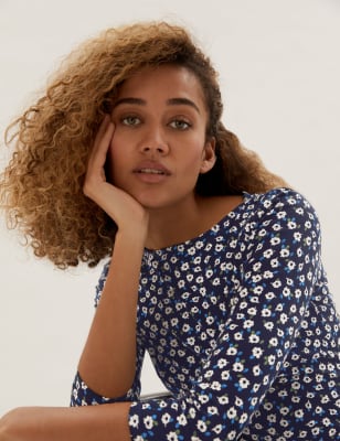 

Womens M&S Collection Eng anliegendes Oberteil mit hohem Baumwollanteil und Blumenmuster - Navy Mix, Navy Mix
