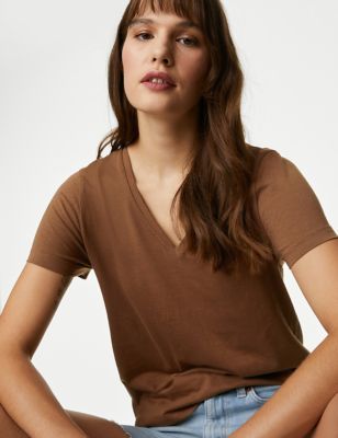 Puur katoenen T-shirt met V-hals en essentiële pasvorm - NL