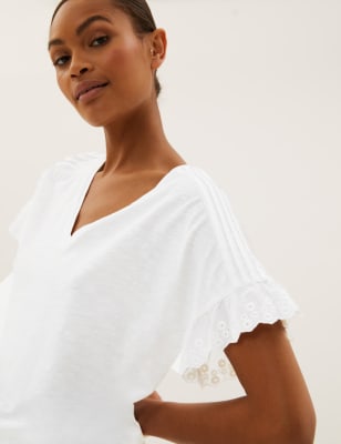 

Womens M&S Collection T-Shirt aus reiner Baumwolle mit Stickerei und V-Ausschnitt - White, White