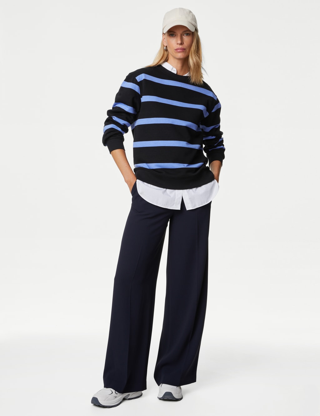 AM25017 STRIPE SWEATSHIRT main image 1