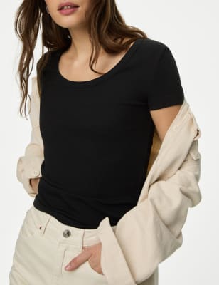 Pliss&eacute;top met korte mouwen en structuur