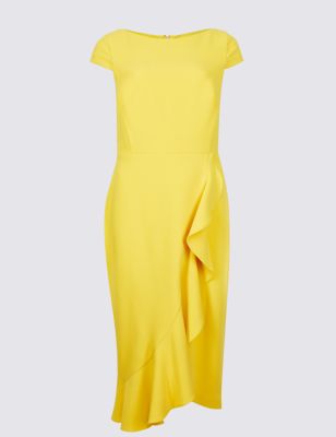 per una yellow dress