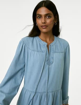 Robe coupe courte en jean à manches bouffantes, encolure à nouer et volants - FR