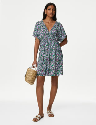 

Womens M&S Collection Tailliertes Minikleid mit V-Ausschnitt und Muster - Multi, Multi