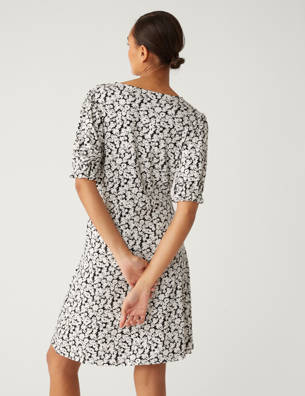 Jersey Printed Scoop Neck Mini Skater Dress image 4