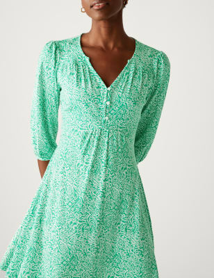 

Womens M&S Collection Jersey Printed V-Neck Waisted Dress - Green Mix, Green Mix