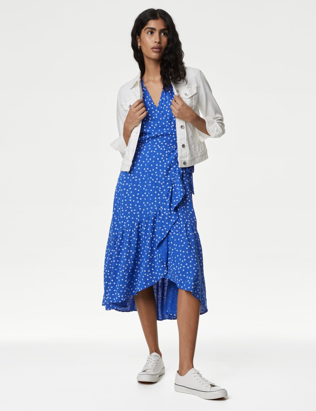 Pleated midaxi dress in polka dot print with ruffled neck, ecru