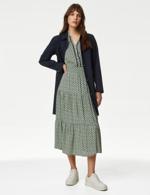 Robe midi froncée à taille ajustée, col V et imprimé