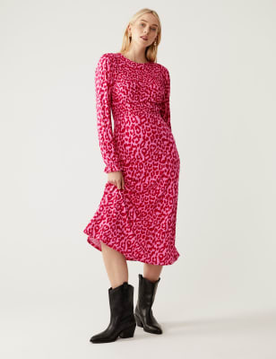 

Womens M&S Collection Gesmoktes Midikleid aus Jersey mit Tiermuster - Pink Mix, Pink Mix