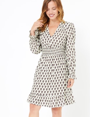 PETITE&nbsp;&ndash; Robe &agrave; taille ajust&eacute;e et volants