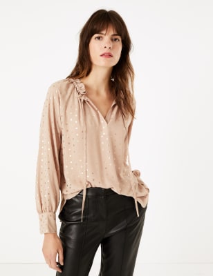 Blouse &agrave; pois, effet m&eacute;tallis&eacute;