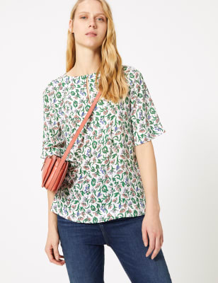 Blouse &agrave; plastron et imprim&eacute; fleuri