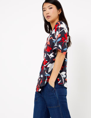 Blouse &agrave; plastron et imprim&eacute; fleuri