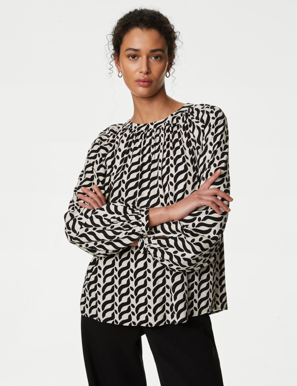 Round-Neck Printed Popover Blouse image 4