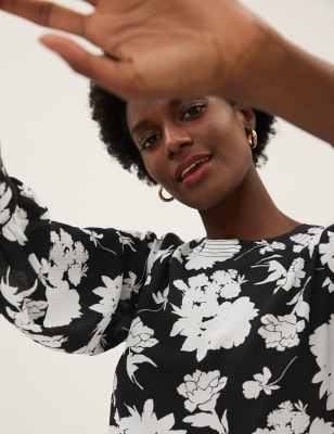 

M&S Collection Blusa floral de manga larga con cuello redondoWomens - Black Mix, Black Mix