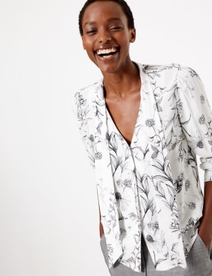 Blouse &agrave; motif fleuri avec lien &agrave; nouer