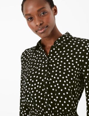 Blouse &agrave; pois avec col