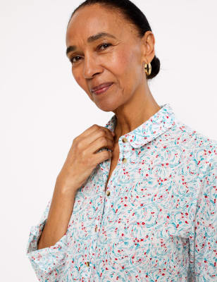 Ruimvallend overhemd van zuiver katoen met speels bloemmotief