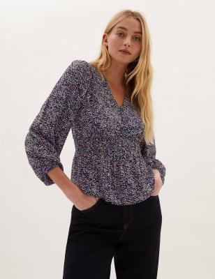 

Womens M&S Collection Geblümtes Langarmoberteil mit V-Ausschnitt und Raffung - Lilac Mix, Lilac Mix