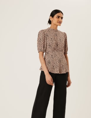 

Womens M&S Collection Hoch geschnittenes Oberteil mit Puffärmeln und Tiermuster - Beige Mix, Beige Mix