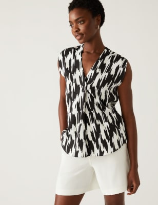 

M&S Collection Blusa cerrada de escote en pico de satén estampadaWomens - Black Mix, Black Mix
