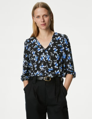 

Womens M&S Collection Bluse mit V-Ausschnitt, Knopf und Blumenmuster - Blue Mix, Blue Mix