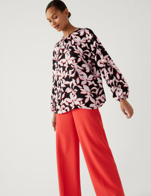 

Womens M&S Collection Oberteil mit gerafftem Ausschnitt, Blousonärmeln und Blattmuster - Black Mix, Black Mix
