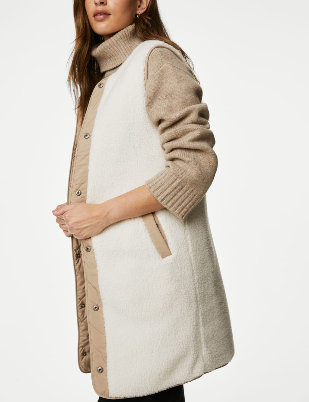 Reversible Quilted Borg Lined Gilet image 5