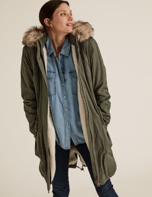 Loose parka coat with borg lining and big faux fur trim for women