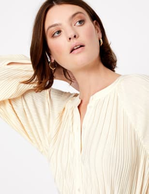 Pliss&eacute;blouse met knoopsluiting en strikceintuur