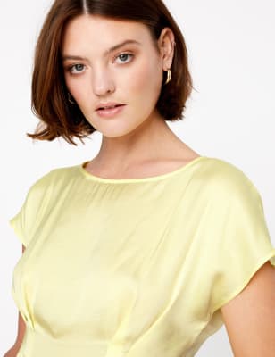 Top met korte mouwen en geplooide taille