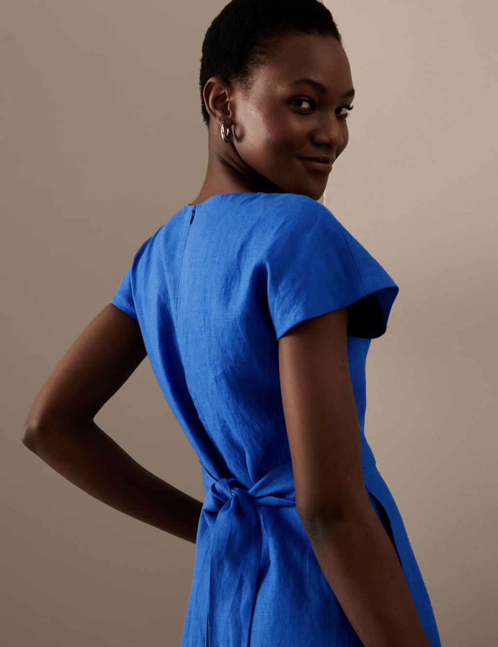 Pure Irish Linen V-Neck Midaxi Waisted Dress image 2