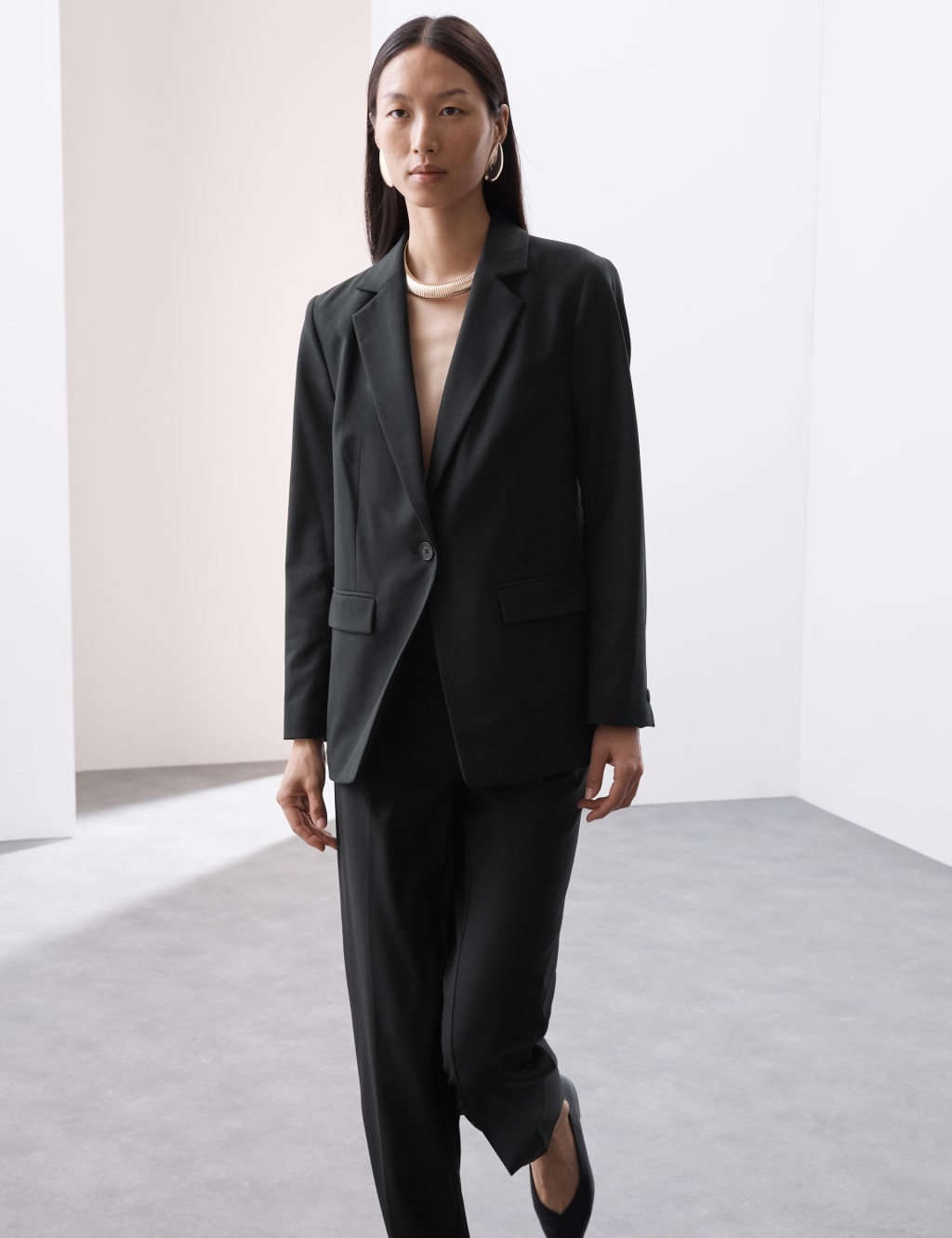 Black blazer discount and grey pants