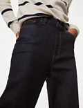 Jeans mit ausgestelltem Bein und hohem Bund