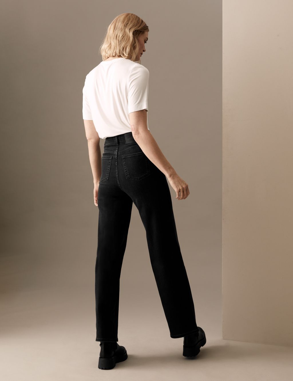 Luxury High Waisted Wide Leg Jeans image 4
