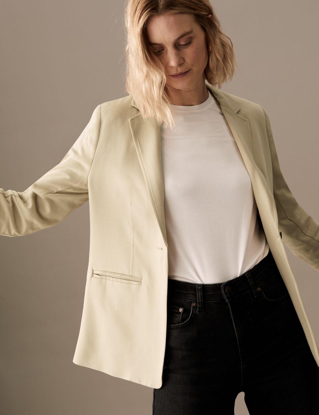 Single Breasted Blazer with Wool image 3