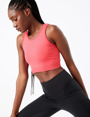 Naadloos kort topje met lichte ondersteuning