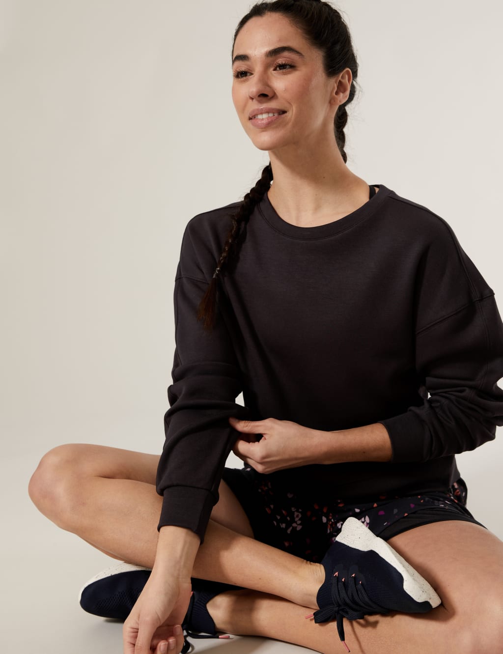 Crew Neck Long Sleeve Cropped Sweatshirt image 2