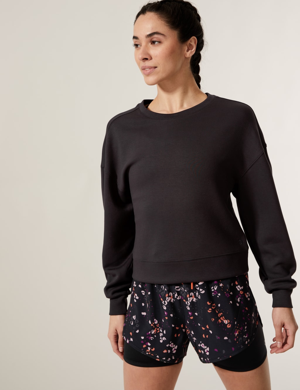 Crew Neck Long Sleeve Cropped Sweatshirt image 3