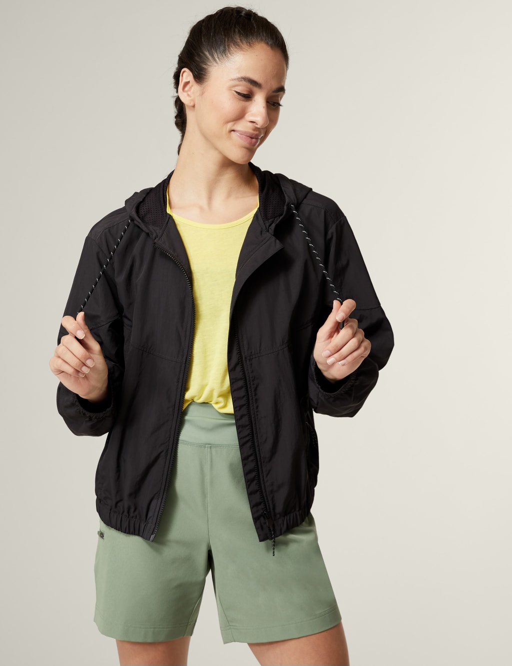 Stormwear™ Lightweight Packable Hooded Sports Jacket image 4