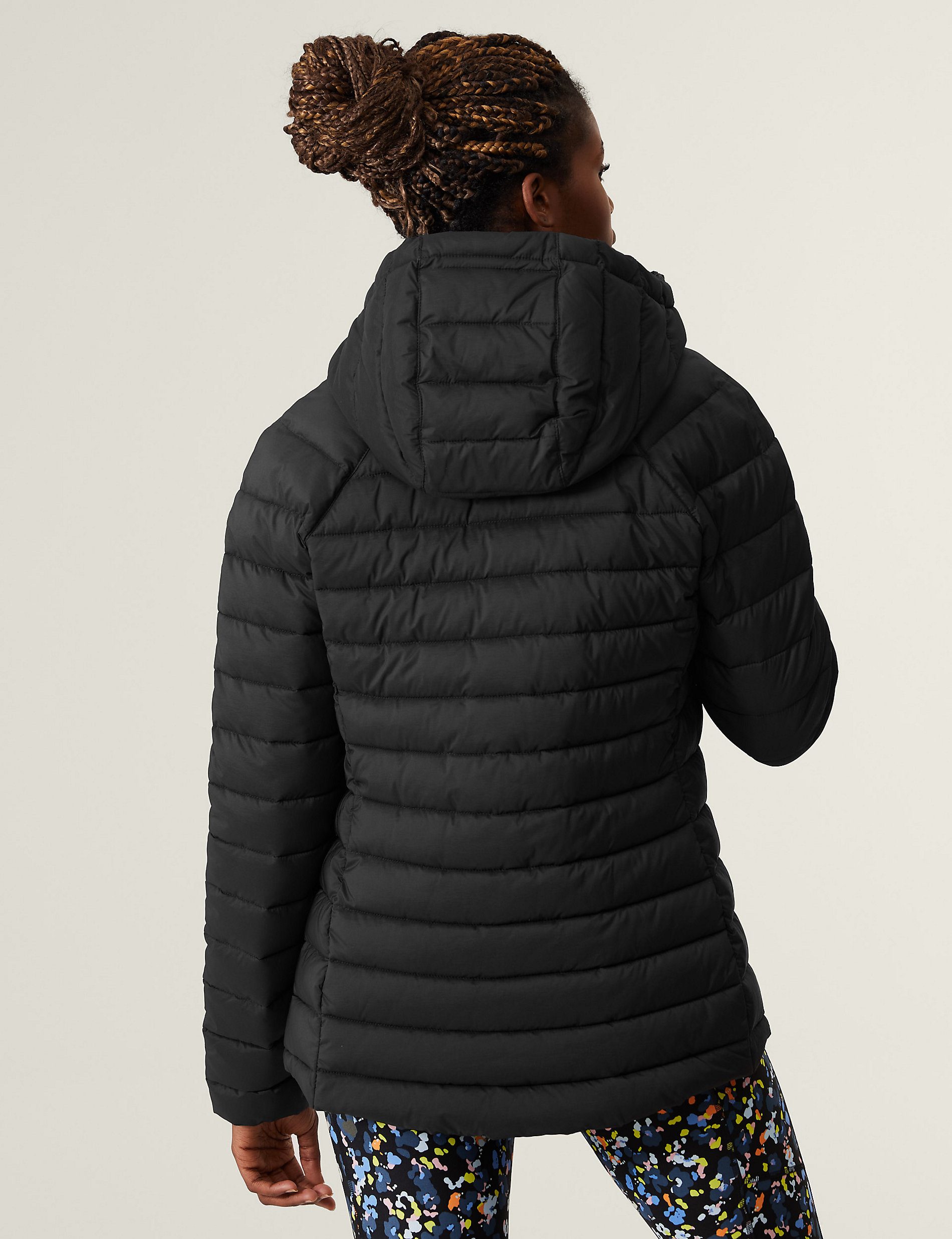 Zateplená bunda s&nbsp;technologií Stormwear™ a&nbsp;kapucí