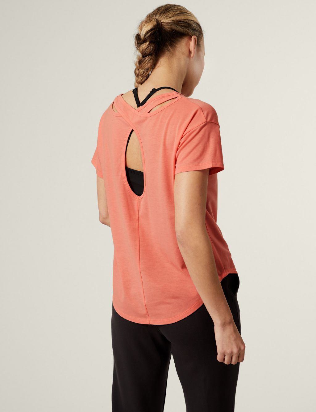 Scoop Neck Cross Back Yoga T-Shirt image 3
