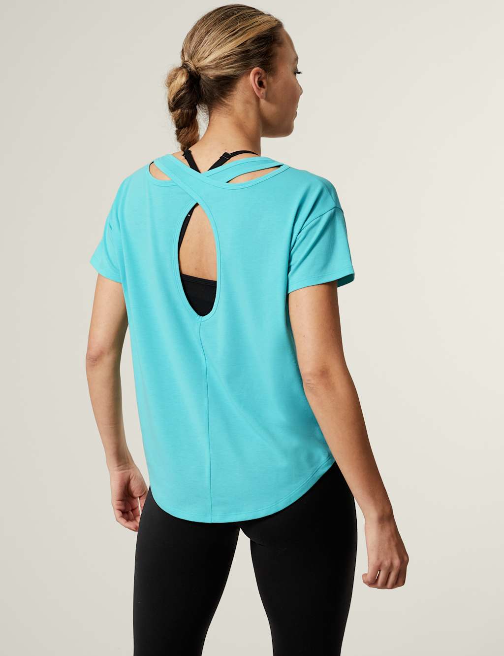Scoop Neck Cross Back Yoga T-Shirt image 3