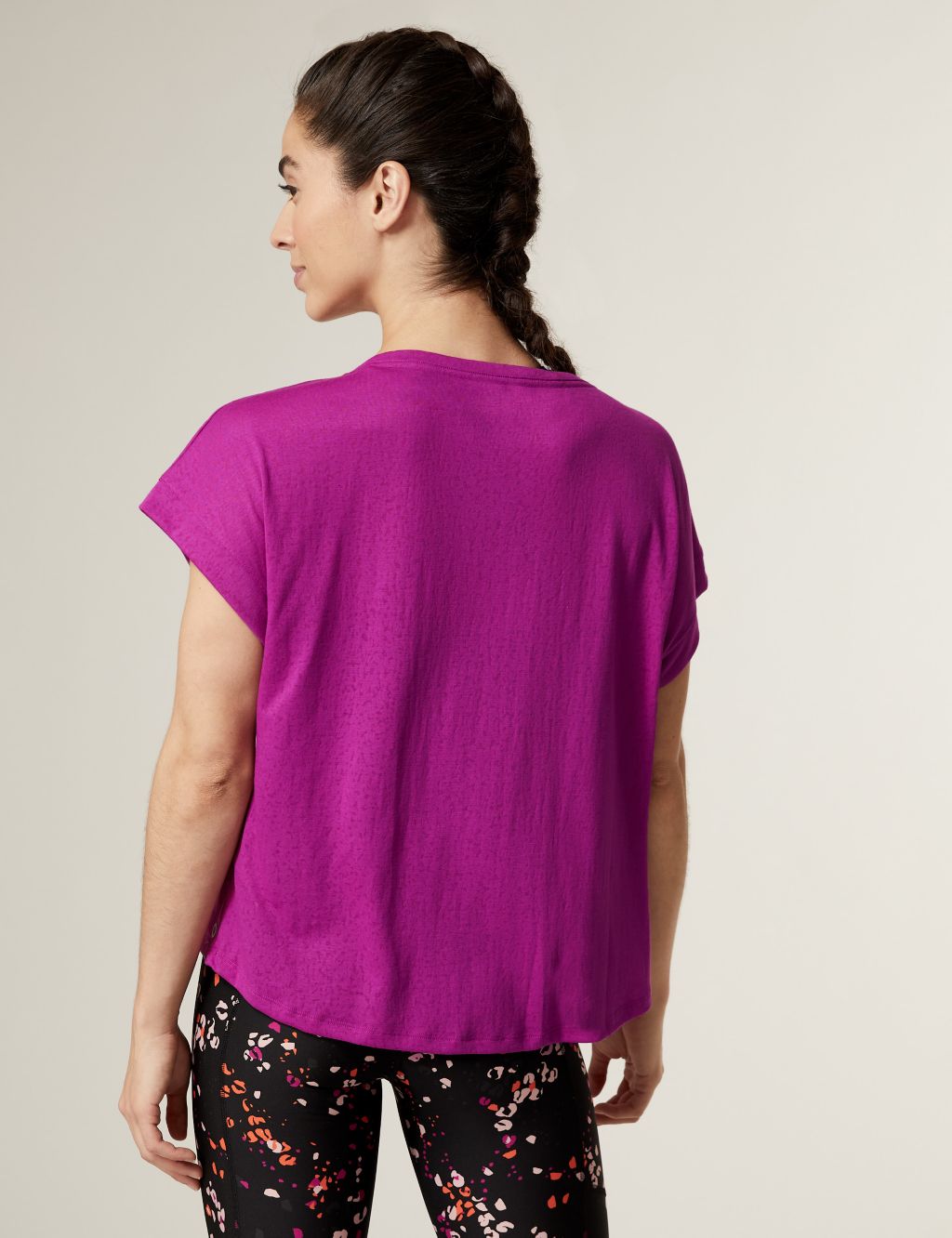 Lightweight Scoop Neck Relaxed T-Shirt image 5