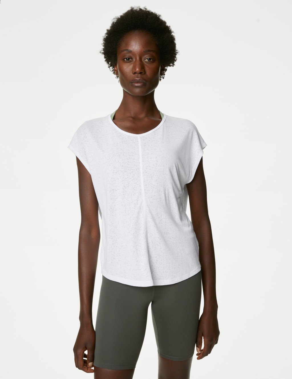 Scoop Neck Twist Back Yoga T-Shirt image 4