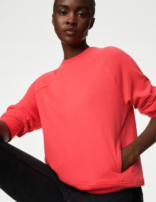 Women's red sale crew neck sweatshirt