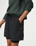 Vrstvené kapsáčové vycházkové šortky s&nbsp;vysokým pasem