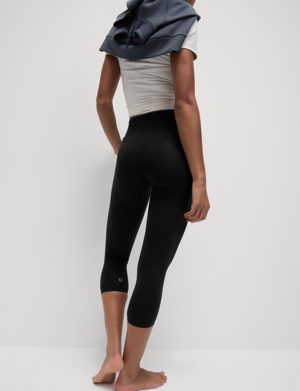 Go Balance Cropped Yoga Leggings image 2